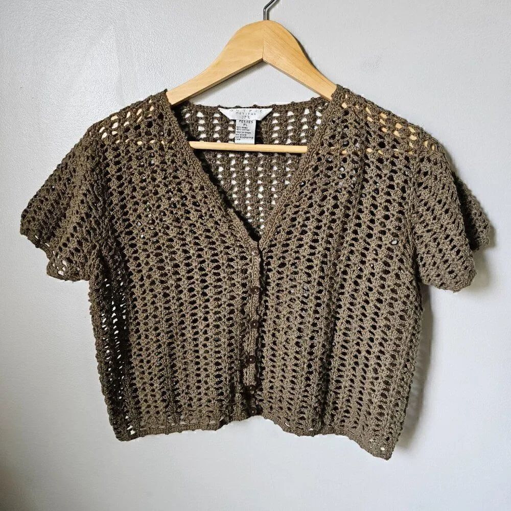 EUC OUTFIT PETITES JPR OLIVE GREEN V NECK BUTTONED CROCHET CROPPED TEE SIZE PL